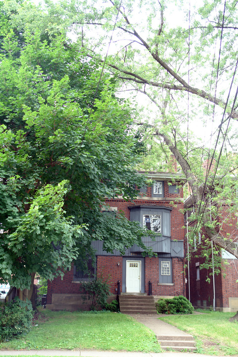 Neville Street in Pittsburgh, PA - Foto de edificio