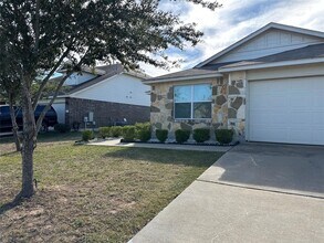 316 Pack Horse Dr in Bastrop, TX - Foto de edificio - Building Photo
