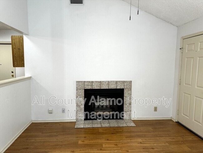 7527 Alverstone Way in San Antonio, TX - Building Photo - Building Photo