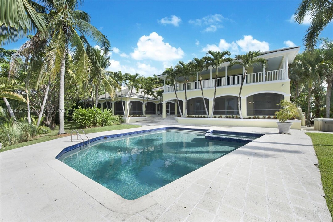 11098 Marin St in Coral Gables, FL - Building Photo