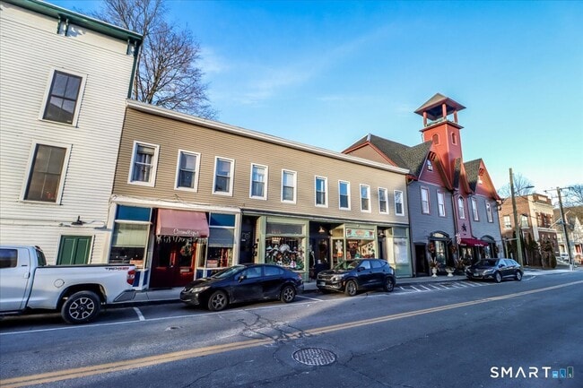 17 Church St in New Milford, CT - Building Photo - Building Photo