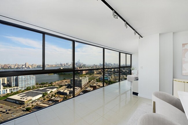 380 Mountain Rd in Union City, NJ - Building Photo - Building Photo