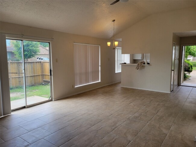 11002 Longtom Ct