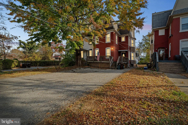 23 N Wycombe Ave in Lansdowne, PA - Foto de edificio - Building Photo