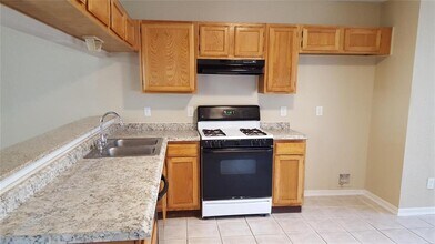 18206 Brooknoll Dr in Houston, TX - Building Photo - Building Photo