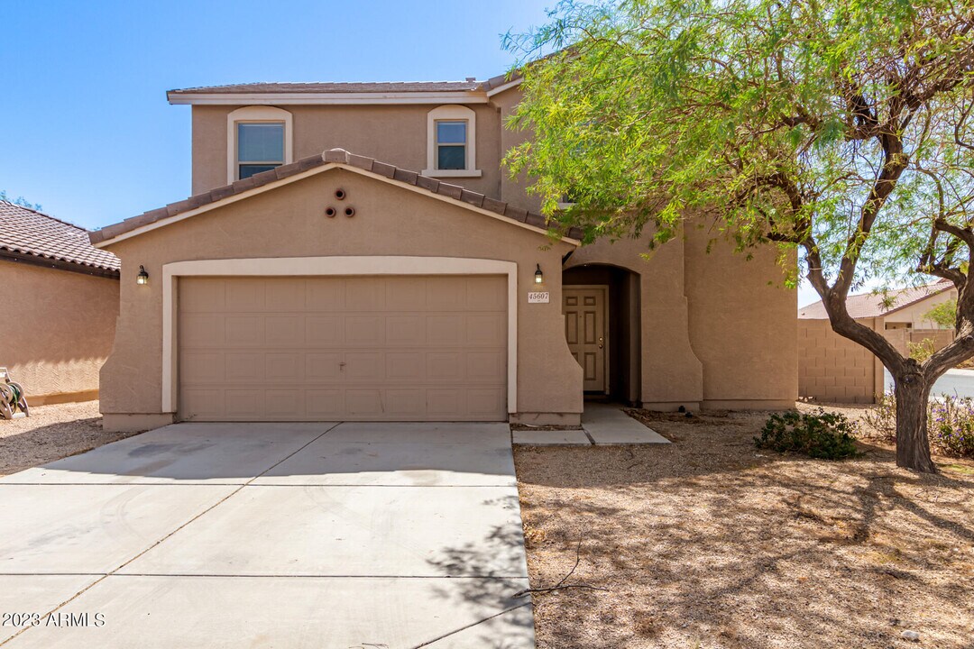 45607 W Amsterdam Rd in Maricopa, AZ - Building Photo