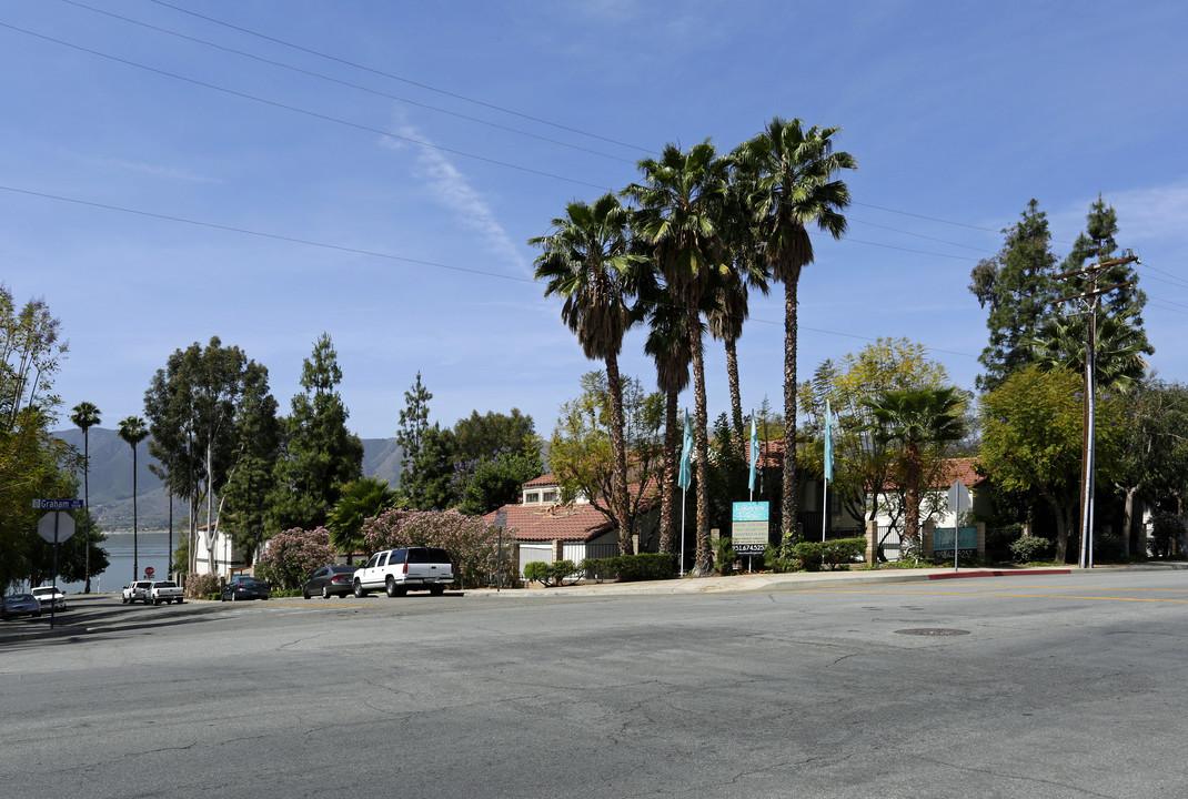 Lakeview Village in Lake Elsinore, CA - Building Photo