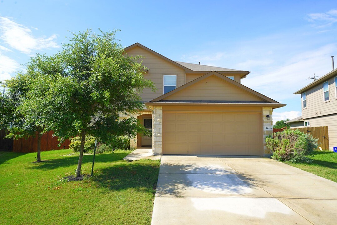 12316 Erstein Vly in Schertz, TX - Building Photo