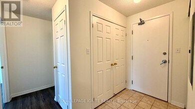 94 Aspen Springs Dr in Clarington, ON - Building Photo - Building Photo