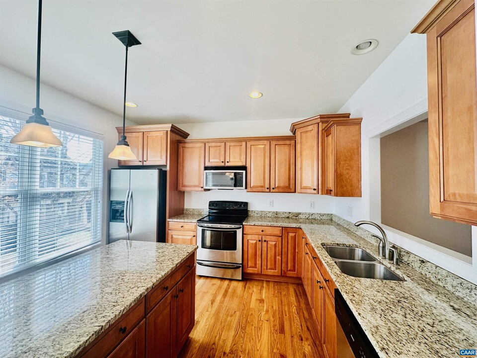 1638 Hathaway St in Charlottesville, VA - Building Photo