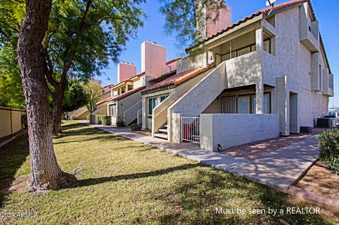 30 E Brown Rd-Unit -2014 in Mesa, AZ - Building Photo