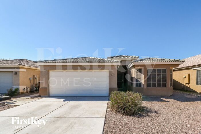 10779 W Roanoke Ave in Avondale, AZ - Building Photo