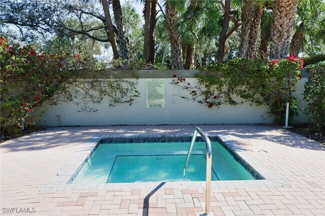 3651 Wild Pines Dr in Bonita Springs, FL - Building Photo - Building Photo