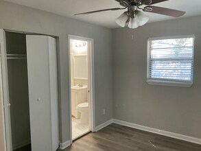 4915 Donnybrook Ave in Jacksonville, FL - Building Photo - Building Photo