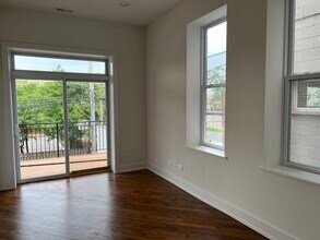 2217 W Chicago Ave in Chicago, IL - Building Photo - Building Photo