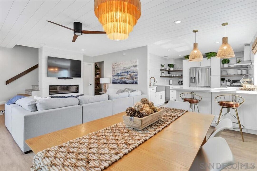 50 Montego Ct in Coronado, CA - Building Photo