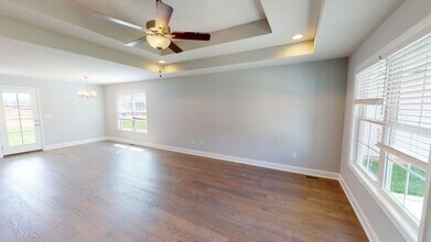 2010 Spring Lakes Cir in Bowling Green, KY - Building Photo - Building Photo