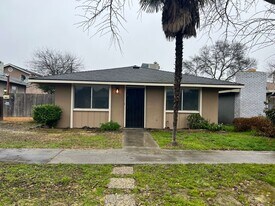 303 Riverside Ave in Chowchilla, CA - Building Photo