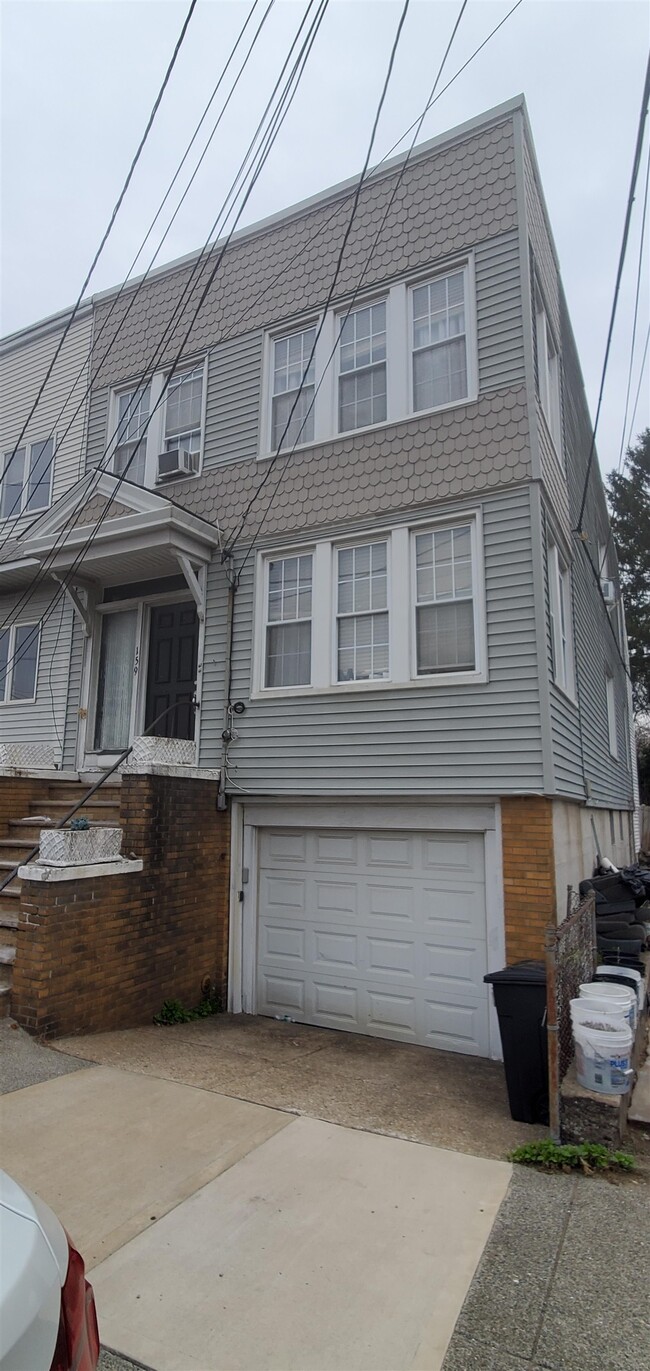 property at 159 W 57th St