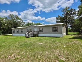 23915 NE State Rd 26 in Melrose, FL - Building Photo