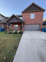 3201 SW Hillstone Ave in Bentonville, AR - Building Photo