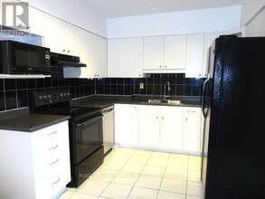 327 Wolverleigh Blvd in Toronto, ON - Building Photo - Building Photo