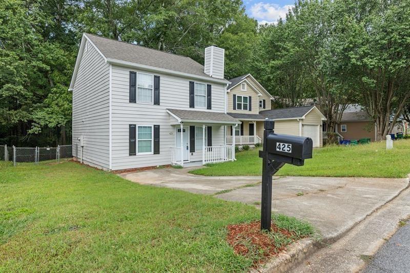 425 Orchard Dr in Stone Mountain, GA - Building Photo