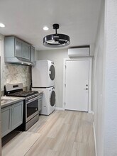 1175 N Normandie Ave, Unit #4 in Los Angeles, CA - Building Photo - Building Photo