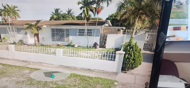 property at 834 W 72nd Pl