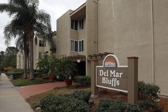 Del Mar Bluffs in Del Mar, CA - Building Photo - Building Photo