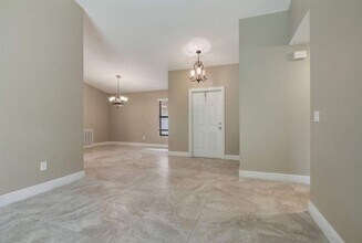 2713 Yarmouth Dr in West Palm Beach, FL - Building Photo - Building Photo