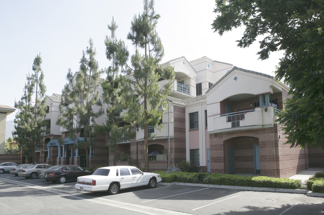 120-130 N Mentor Ave in Pasadena, CA - Foto de edificio