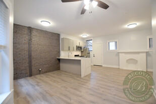 7742 N Eastlake Ter, Unit 1W in Chicago, IL - Foto de edificio - Building Photo