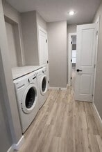 612 Hazard Ave in Enfield, CT - Building Photo - Building Photo