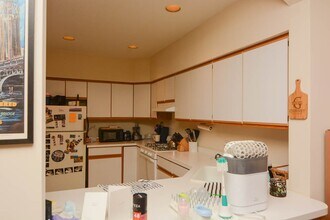 1343 W Roscoe St in Chicago, IL - Building Photo - Building Photo