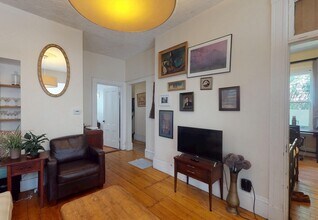 34 Essex St in Cambridge, MA - Building Photo - Building Photo