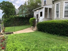 68 Perry Ave in Shelton, CT - Building Photo