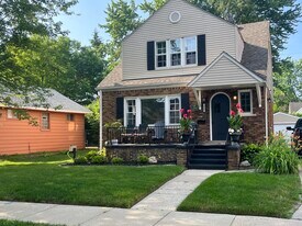 825 Leroy St, Unit 2