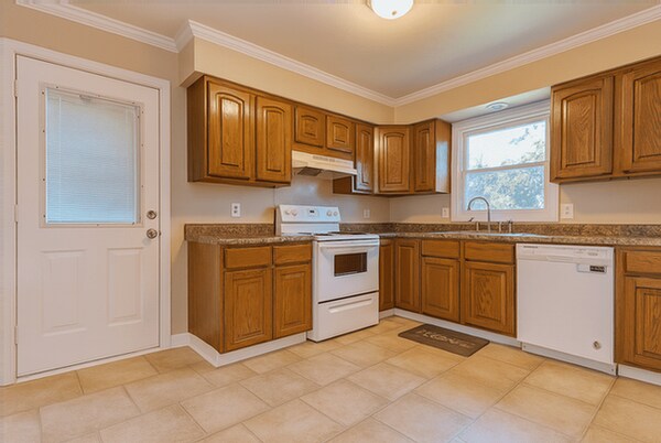 4548 Sycamore St in Holt, MI - Building Photo - Building Photo