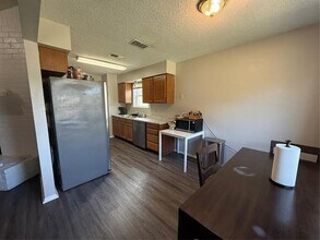 1040 Meadowview Dr in Saginaw, TX - Building Photo - Building Photo