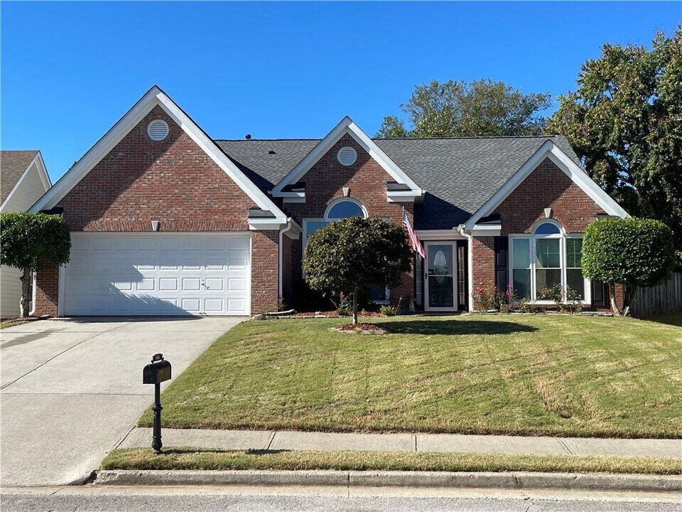 466 Canterbury Pl Dr in Suwanee, GA - Building Photo