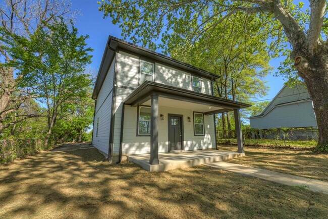 880 Orphanage Ave in Memphis, TN - Building Photo - Building Photo