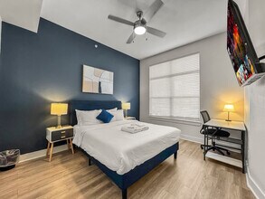 310 N Malcolm X Blvd in Dallas, TX - Building Photo - Building Photo