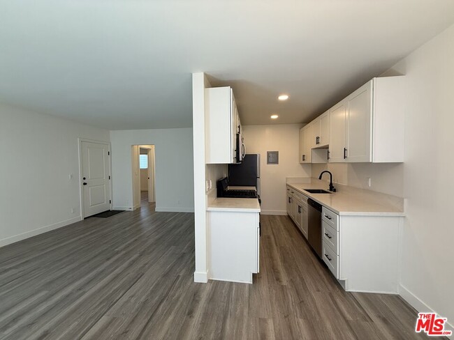 3707 S Canfield Ave in Los Angeles, CA - Building Photo - Building Photo