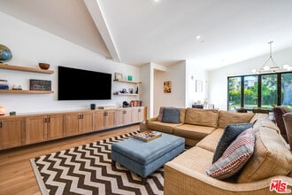 13542 Valleyheart Dr N in Los Angeles, CA - Building Photo - Building Photo