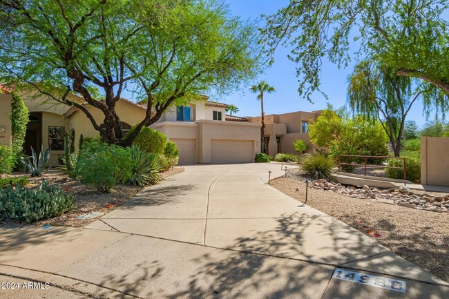 14988 N 100th Way in Scottsdale, AZ - Foto de edificio - Building Photo