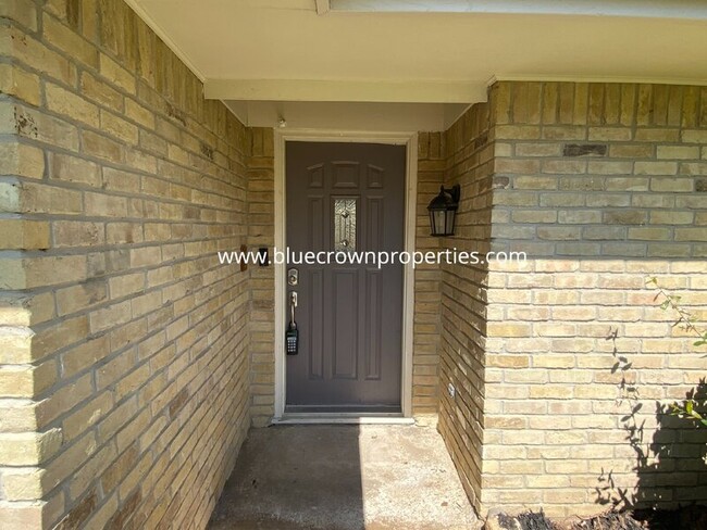 9 Brookfield Ct in Roanoke, TX - Building Photo - Building Photo