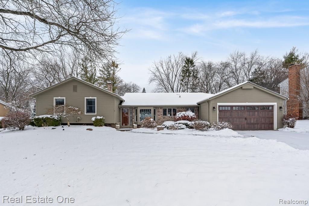 732 Rutgers Rd in Rochester Hills, MI - Building Photo