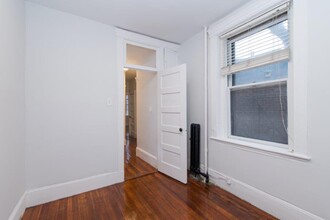 83 Myrtle St, Unit 6 in Boston, MA - Building Photo - Building Photo