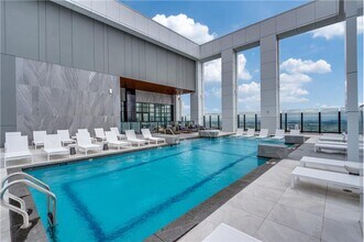 807 Crawford St in Houston, TX - Building Photo - Building Photo